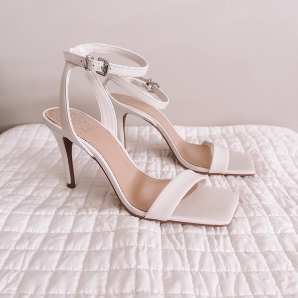 Vince Camuto Shoes - like new vince camuto square toe heels